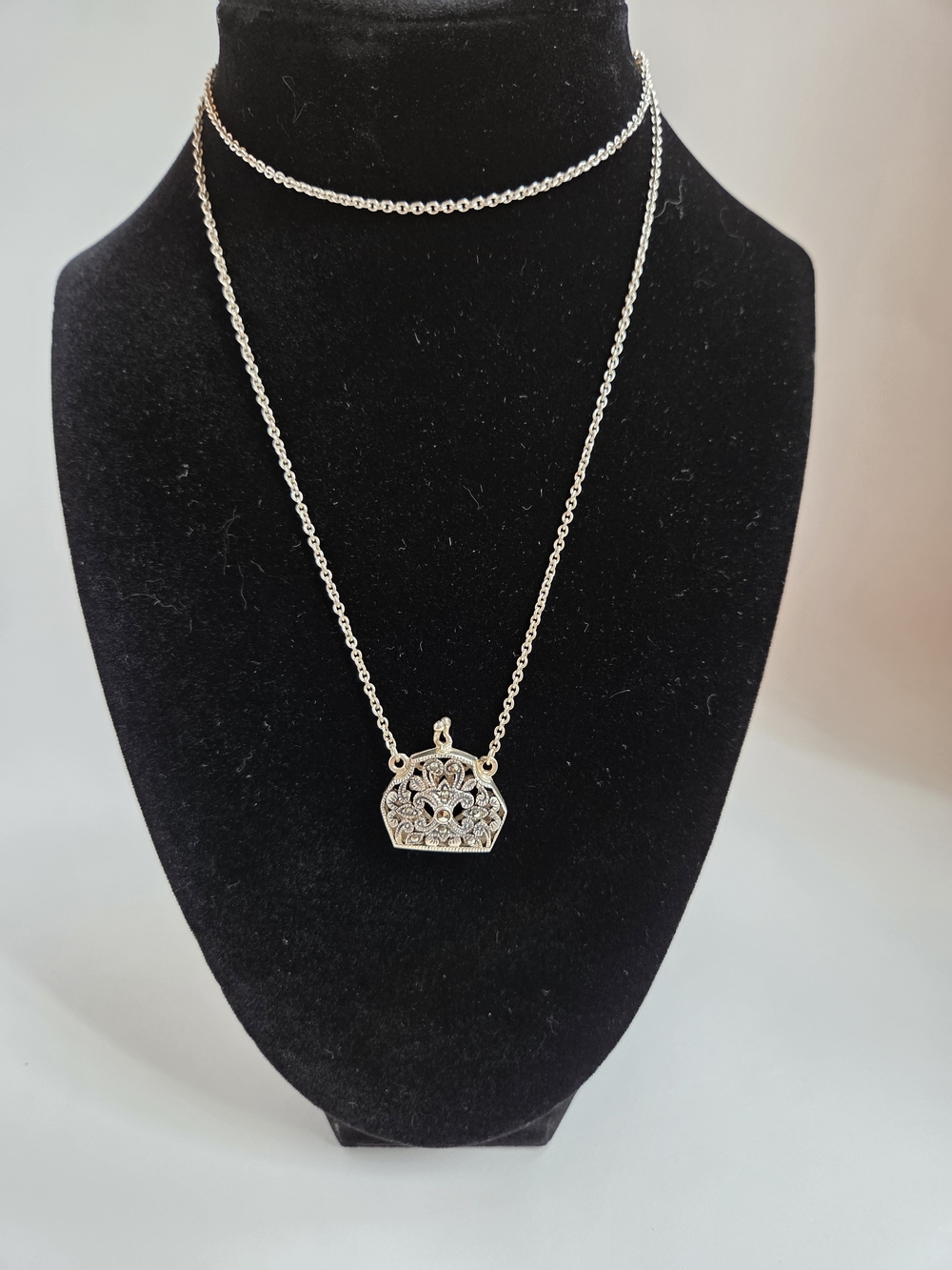 Silver-toned Filigree Purse Locket Pendant Necklace - Elegant Women's Jewelry